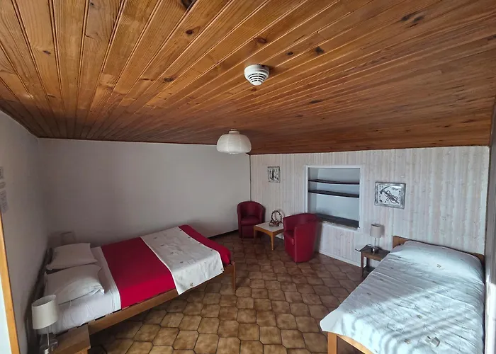 Saint Aoulary Bed & Breakfast